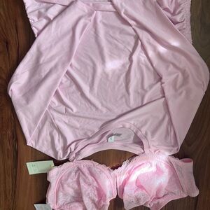 Chic Light Pink Lace Bra